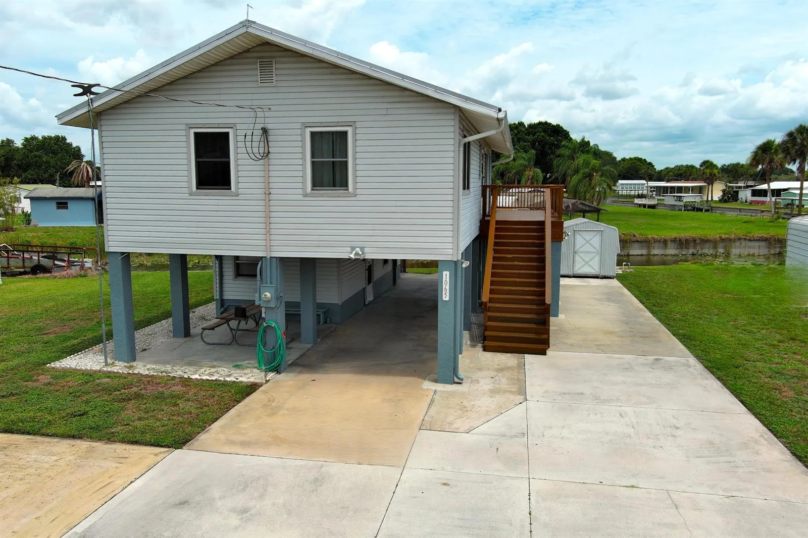 1065 Peach Lane, Okeechobee, FL 34974