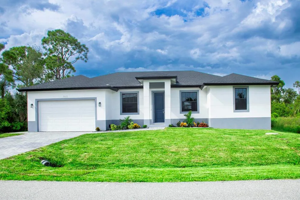 15633 LAKELAND Circle, Port Charlotte, FL 33981