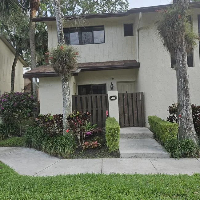 7620 NW 79th Avenue # J8, Tamarac, FL 33321