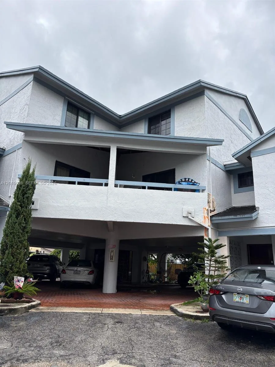 1405 SW 122nd Ave # 10-13, Miami, FL 33184 photo 2