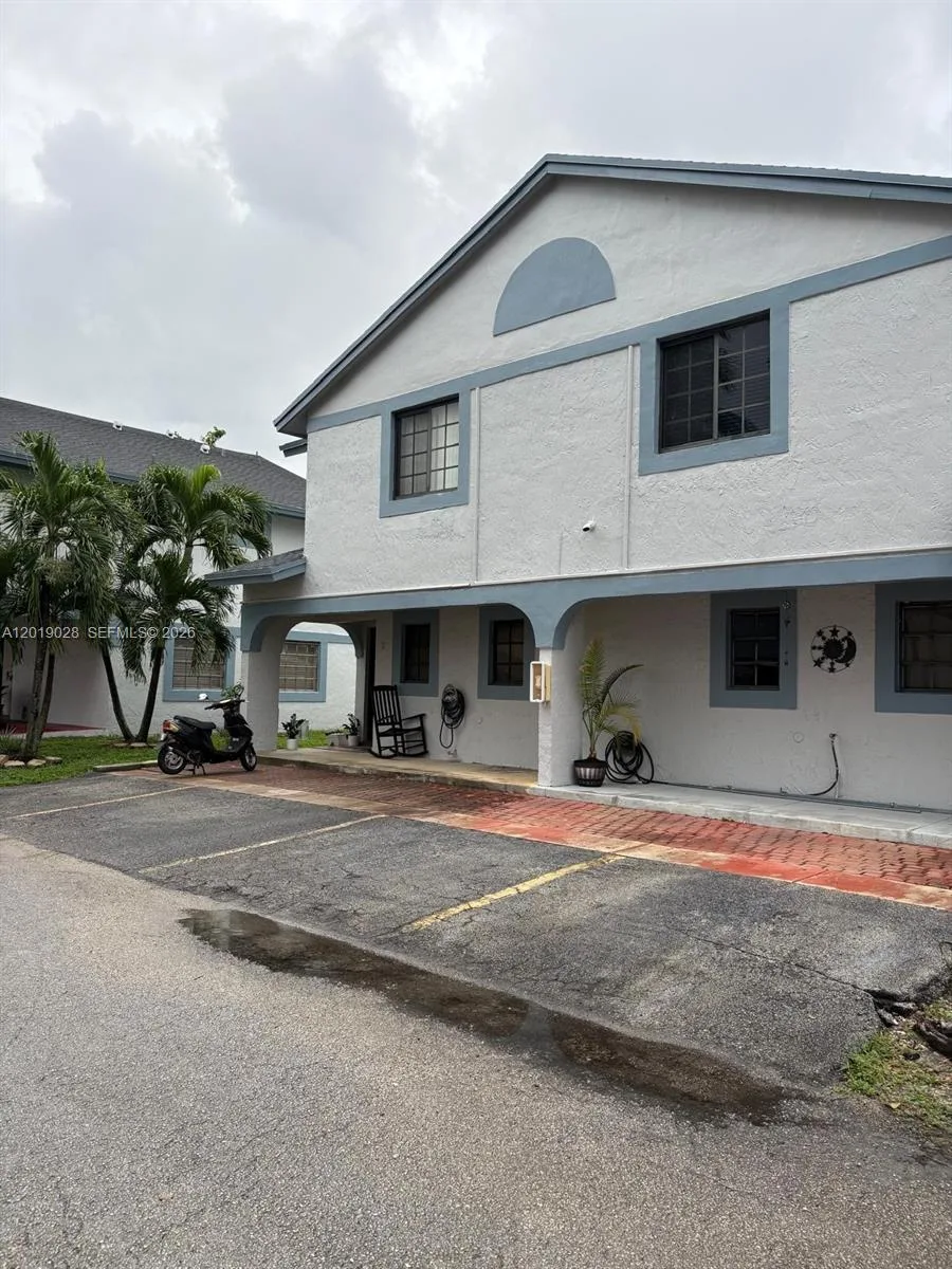 1405 SW 122nd Ave # 10-13, Miami, FL 33184 photo 3
