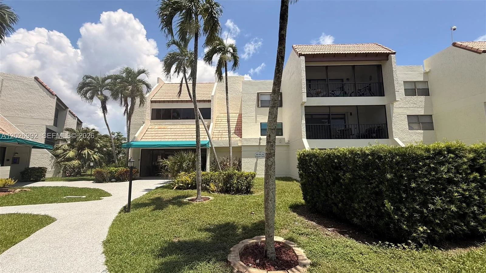 301 Racquet Club Rd # 305, Weston, FL 33326