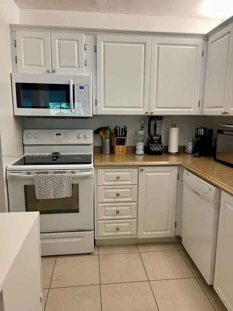 301 Racquet Club Rd # 305, Weston, FL 33326 photo 7