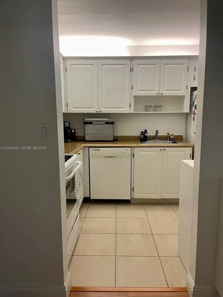 301 Racquet Club Rd # 305, Weston, FL 33326 photo 8