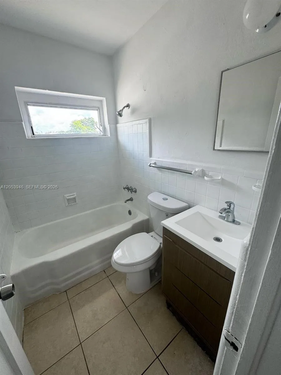 2900 W Flagler St # 11, Miami, FL 33135 photo 11