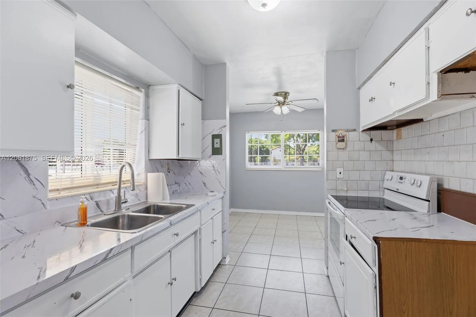 998 W 68th St, Hialeah, FL 33014 photo 9