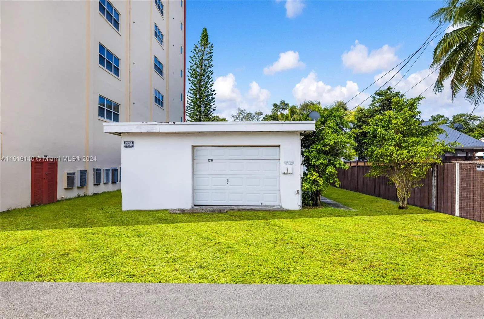 1711 Buchanan St, Hollywood, FL 33020 photo 7