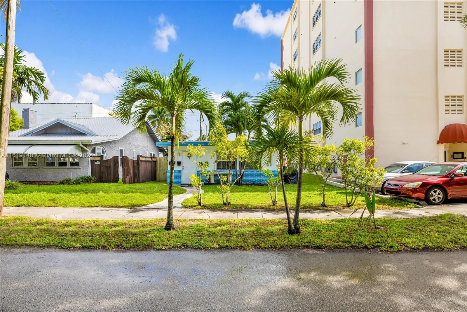 1711 Buchanan St, Hollywood, FL 33020 photo 8