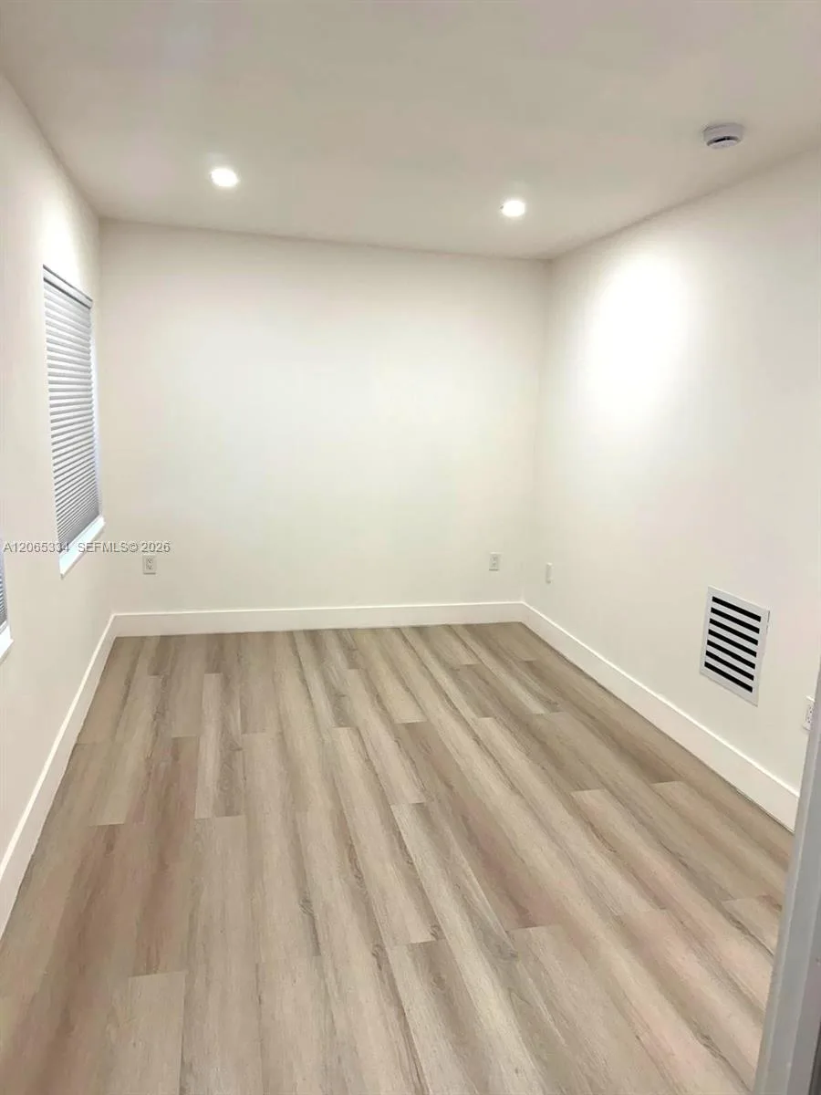 470 NE 130th St, North Miami, FL 33161 photo 10