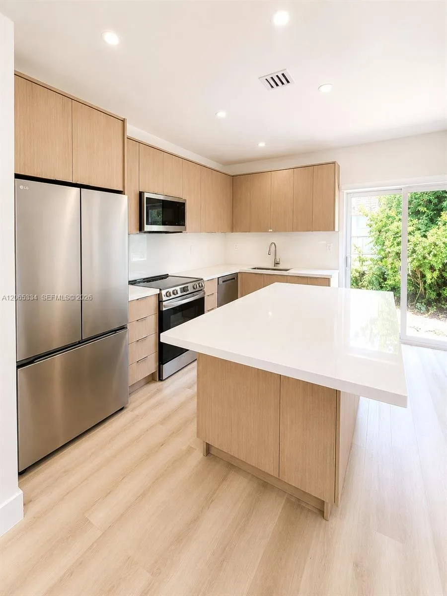 470 NE 130th St, North Miami, FL 33161 photo 6