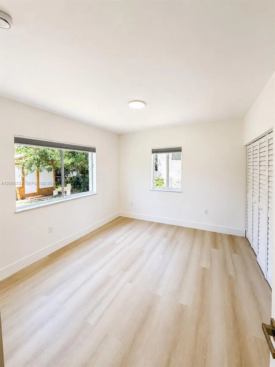 470 NE 130th St, North Miami, FL 33161 photo 9