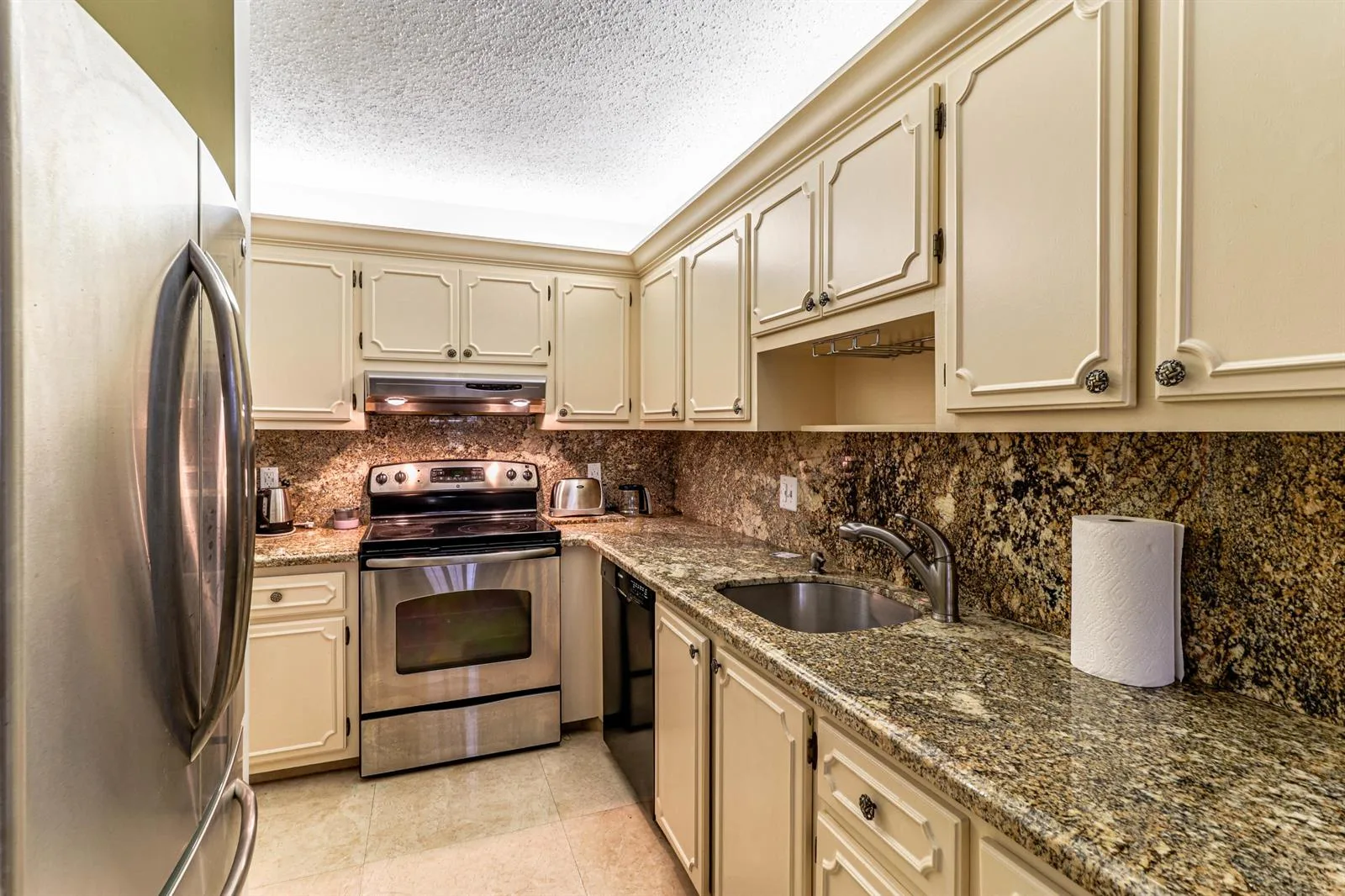 2460 Juniper Drive # 201, Delray Beach, FL 33445 photo 9