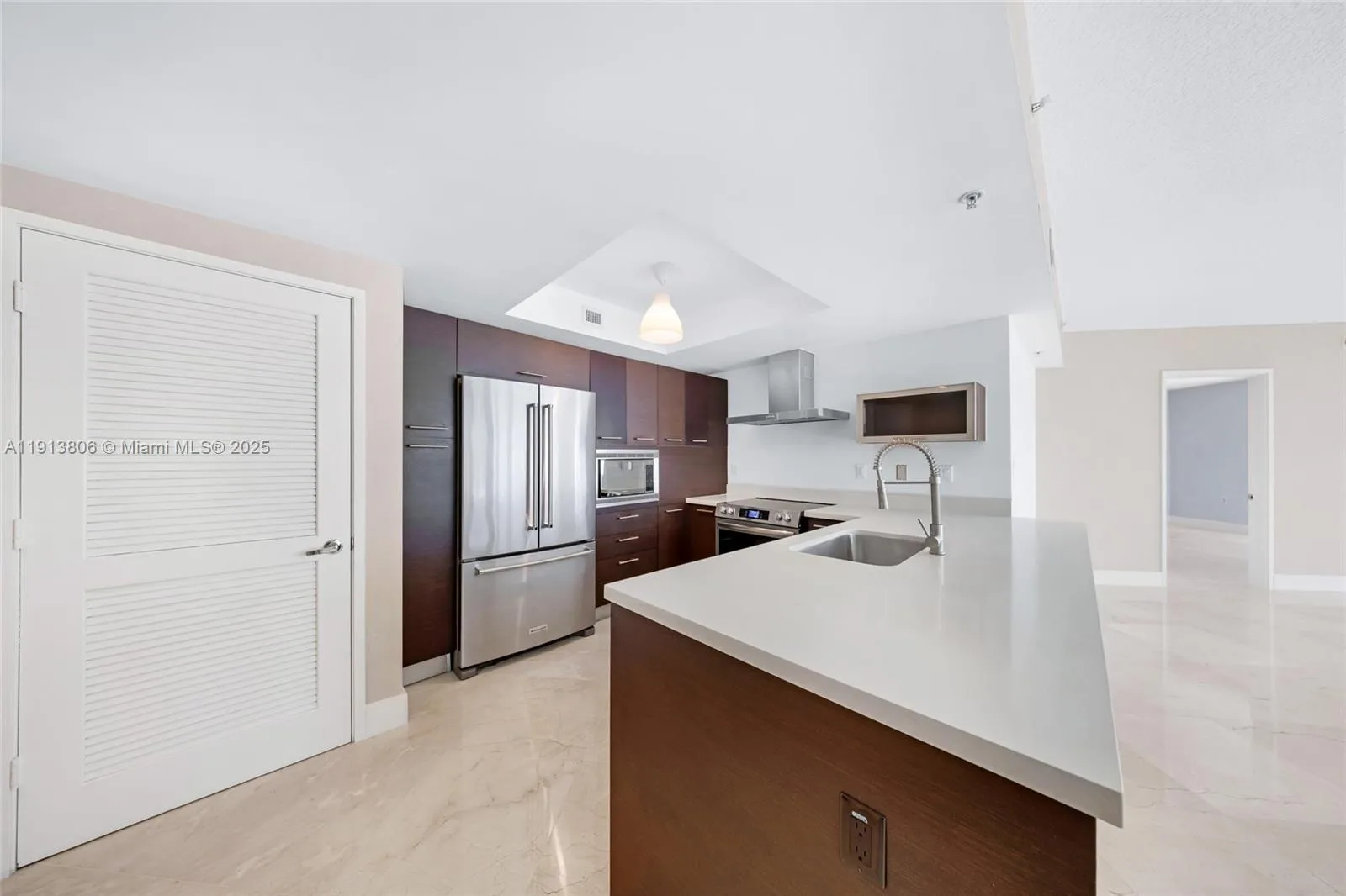 150 Sunny Isles Blvd # 601, Sunny Isles Beach, FL 33160 — zdjęcie 3