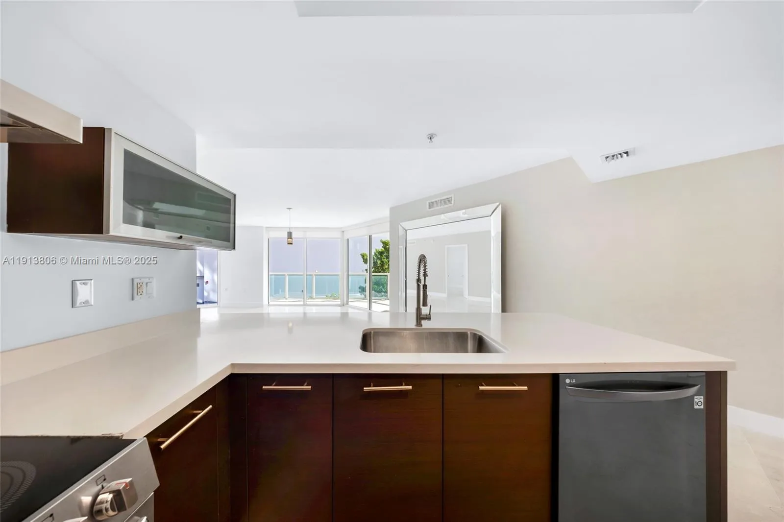 150 Sunny Isles Blvd # 601, Sunny Isles Beach, FL 33160 — zdjęcie 4