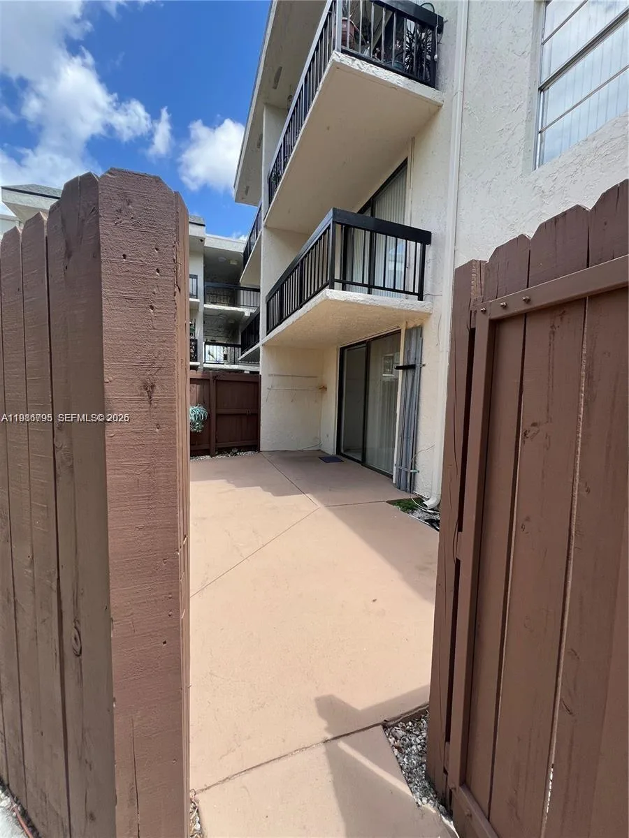 8307 SW 142nd Ave # F105, Miami, FL 33183 photo 2