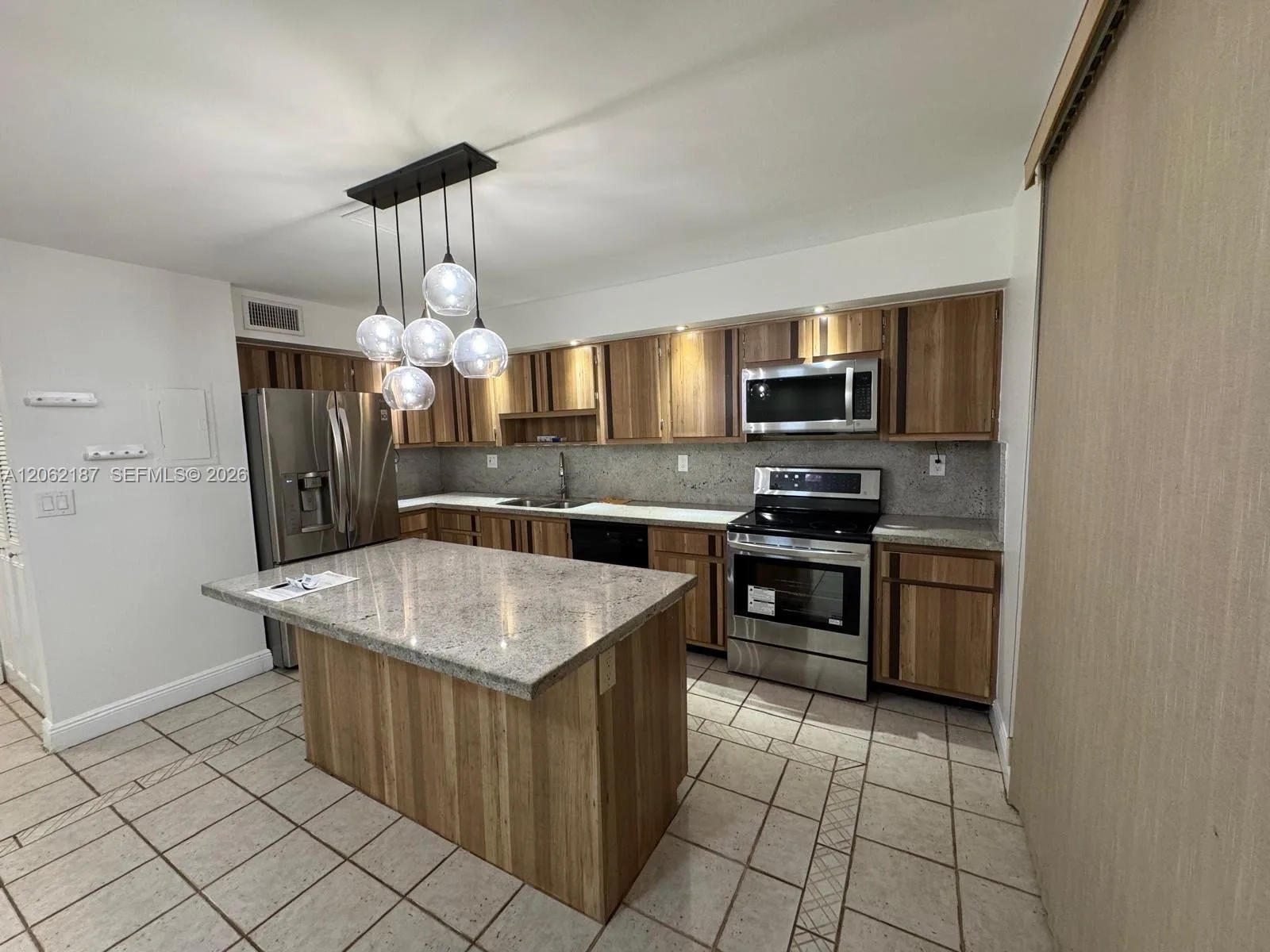 7849 SW 106th Cir # 7849, Miami, FL 33173 photo 2
