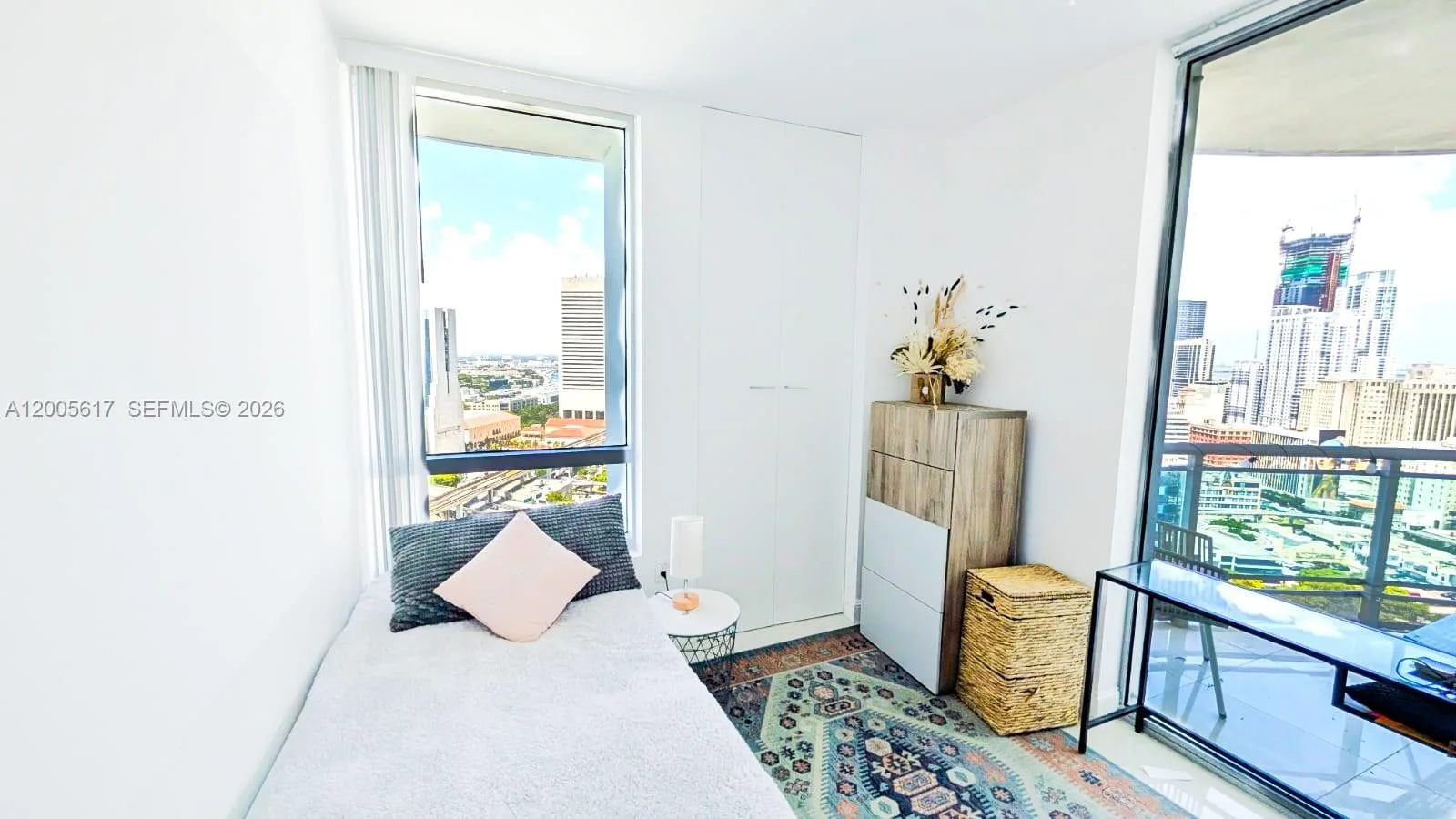 350 S Miami Ave # 2813, Miami, FL 33130 photo 12