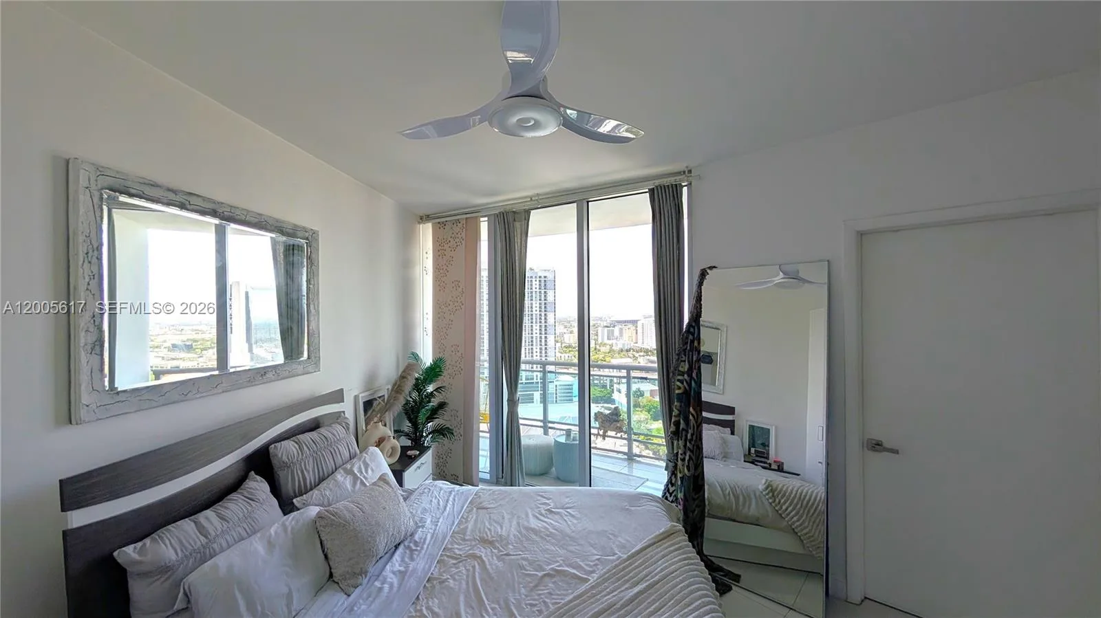 350 S Miami Ave # 2813, Miami, FL 33130 photo 7