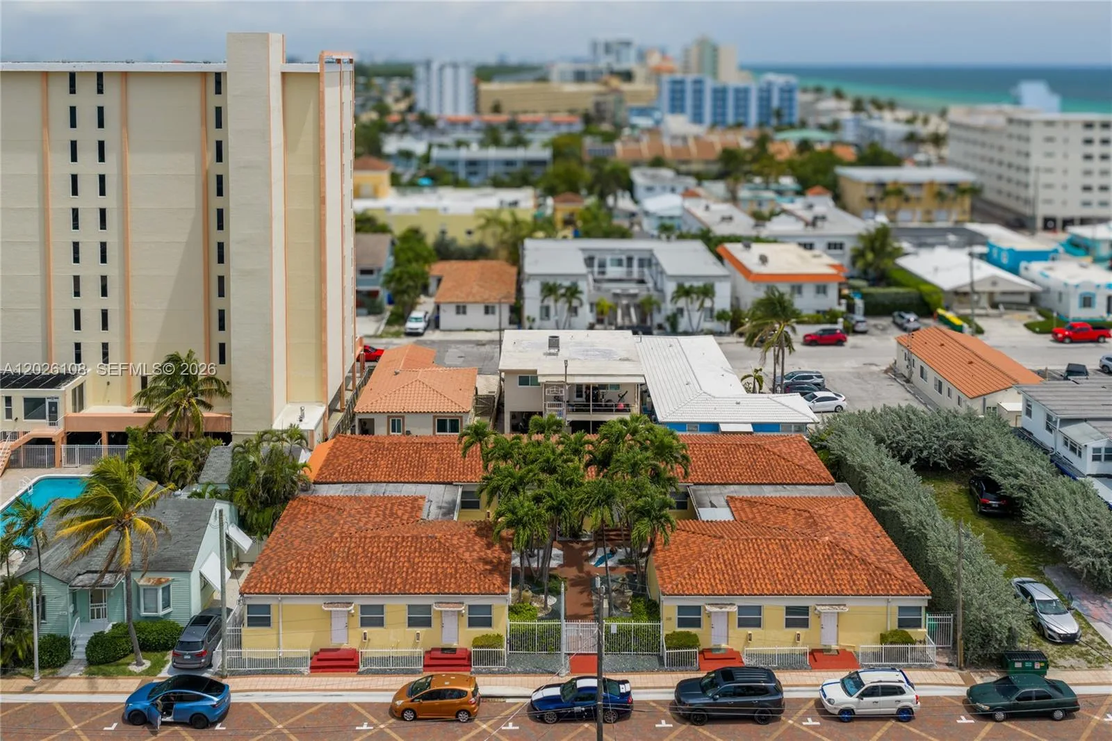 335 Georgia St, Hollywood, FL 33019 photo 2