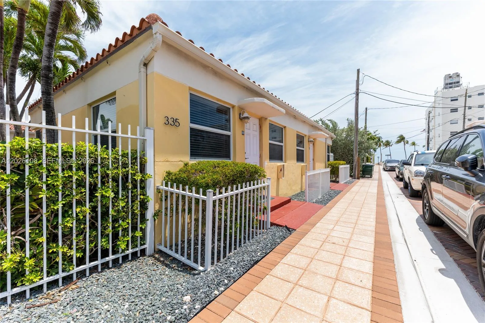 335 Georgia St, Hollywood, FL 33019 photo 5