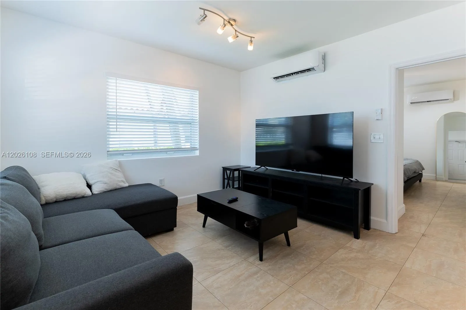 335 Georgia St, Hollywood, FL 33019 photo 8