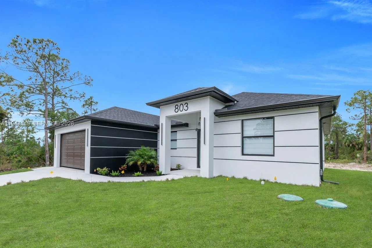 803 Desoto Ave, Lehigh Acres, FL 33972 photo 4
