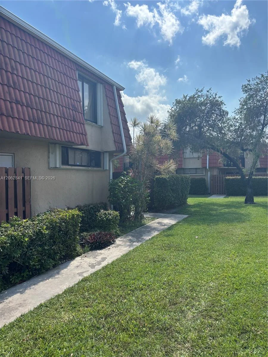 8353 Trent Ct # A, Boca Raton, FL 33433