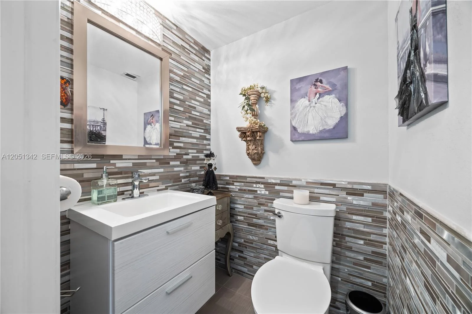300 Bayview Dr # 903, Sunny Isles Beach, FL 33160 photo 9