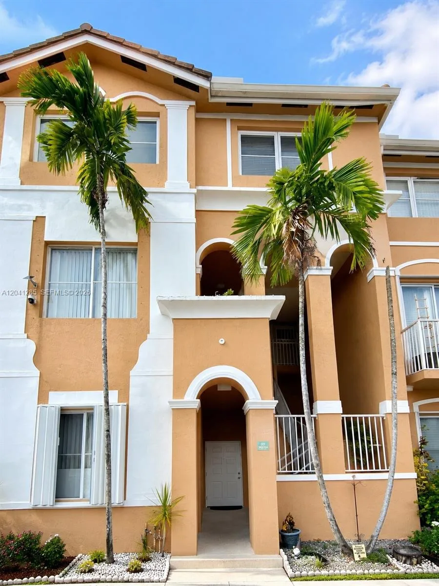 7250 NW 177th St # 200-16, Hialeah, FL 33015