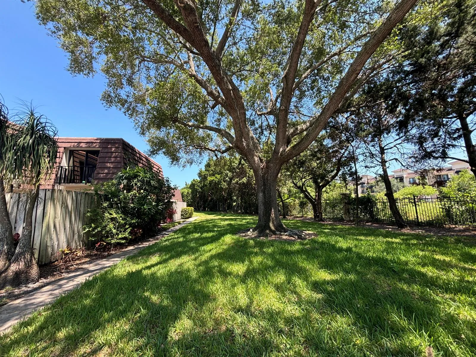 2110 21st Lane, Palm Beach Gardens, FL 33418 photo 4