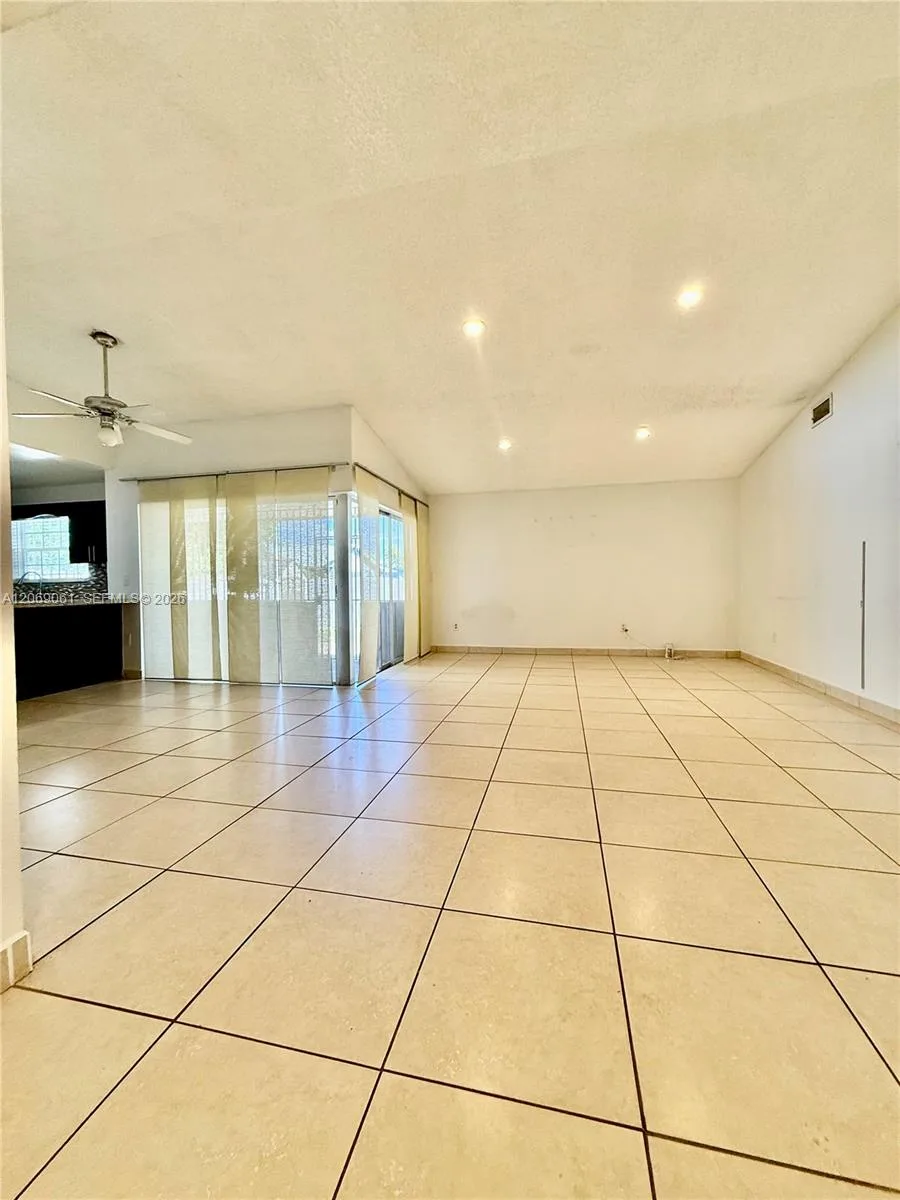13237 SW 257th Ter, Homestead, FL 33032 photo 4