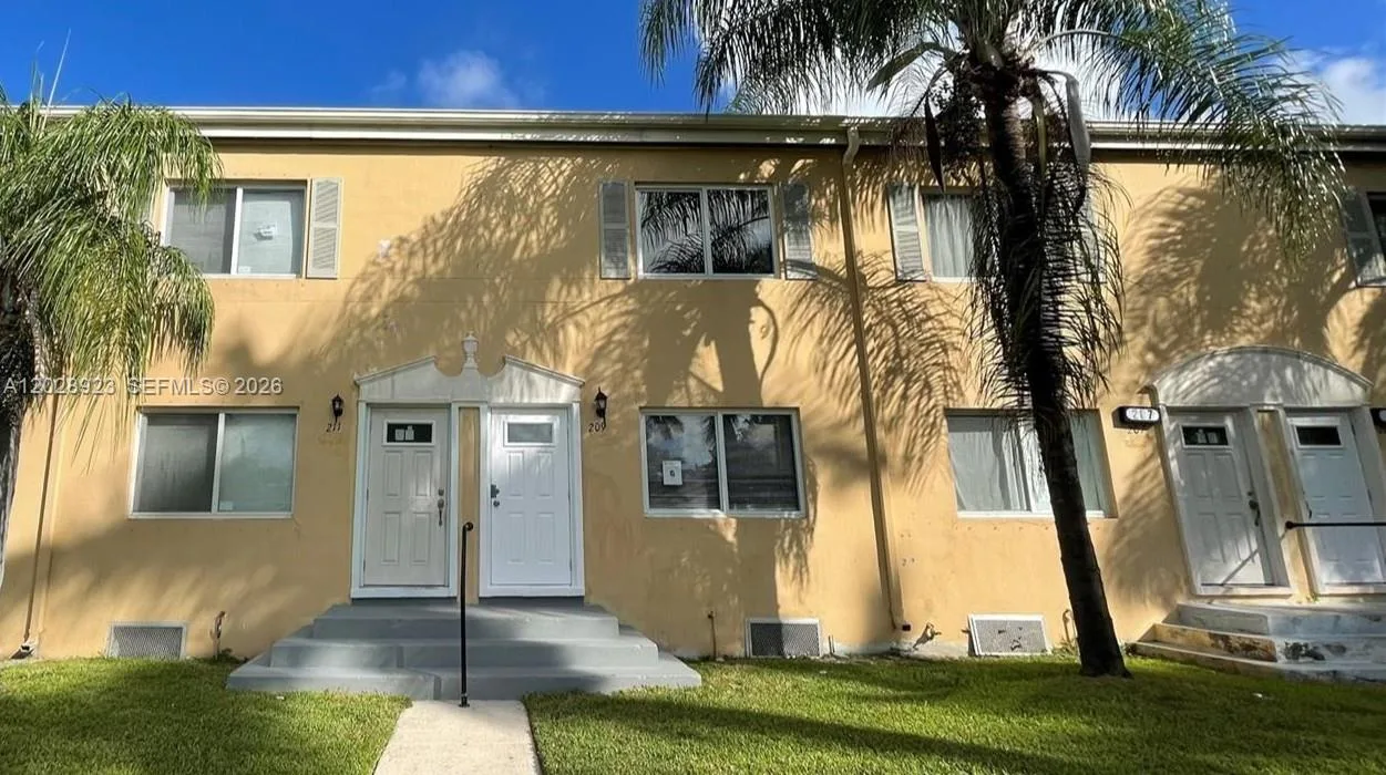 209 NW 84th St # 209, Miami, FL 33150