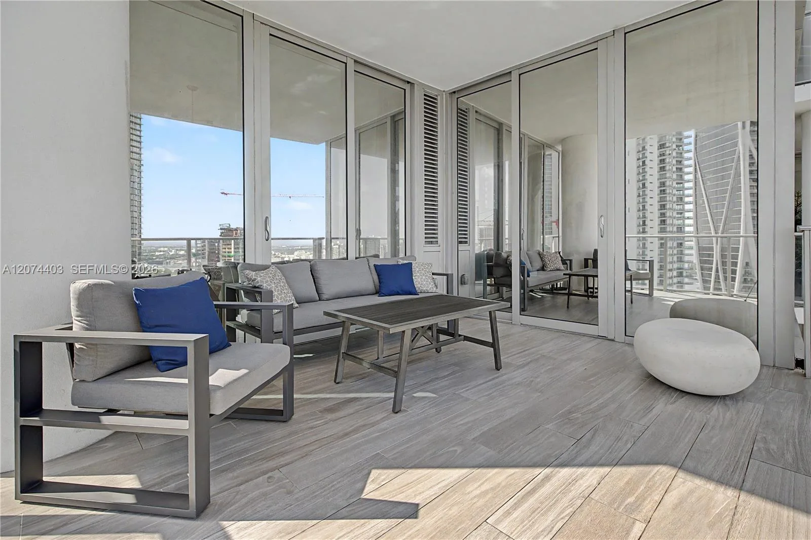 851 NE 1st Ave # 3301, Miami, FL 33132 photo 9