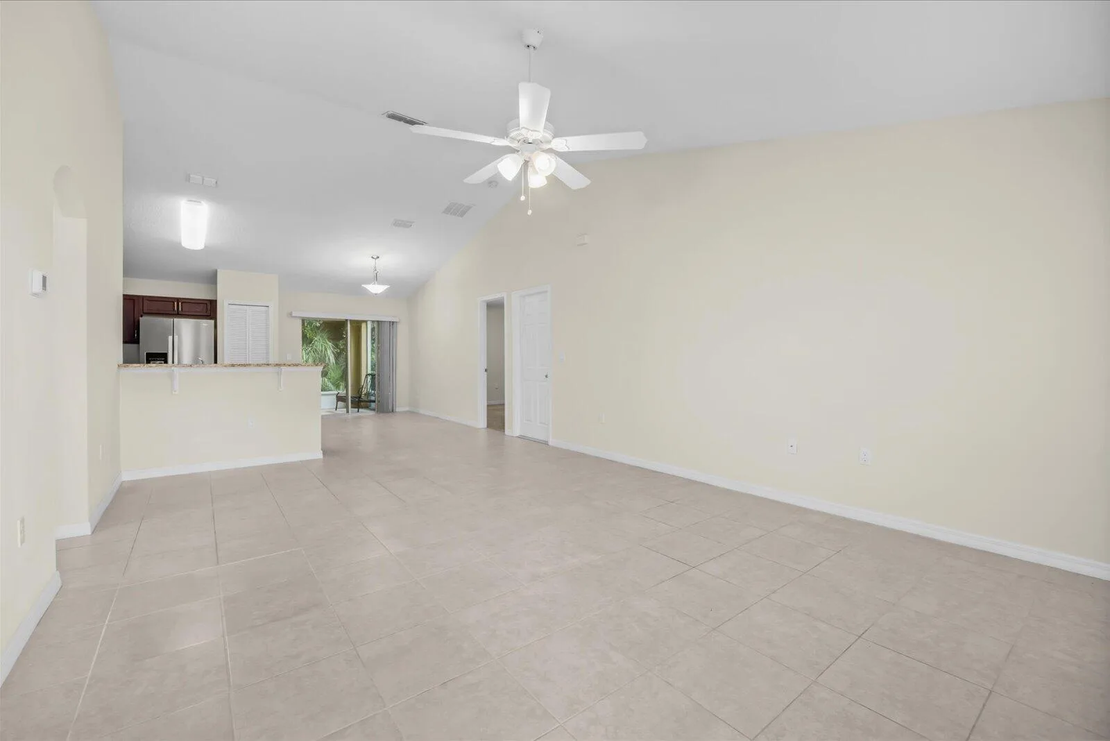8736 98TH Court, Vero Beach, FL 32967 photo 4
