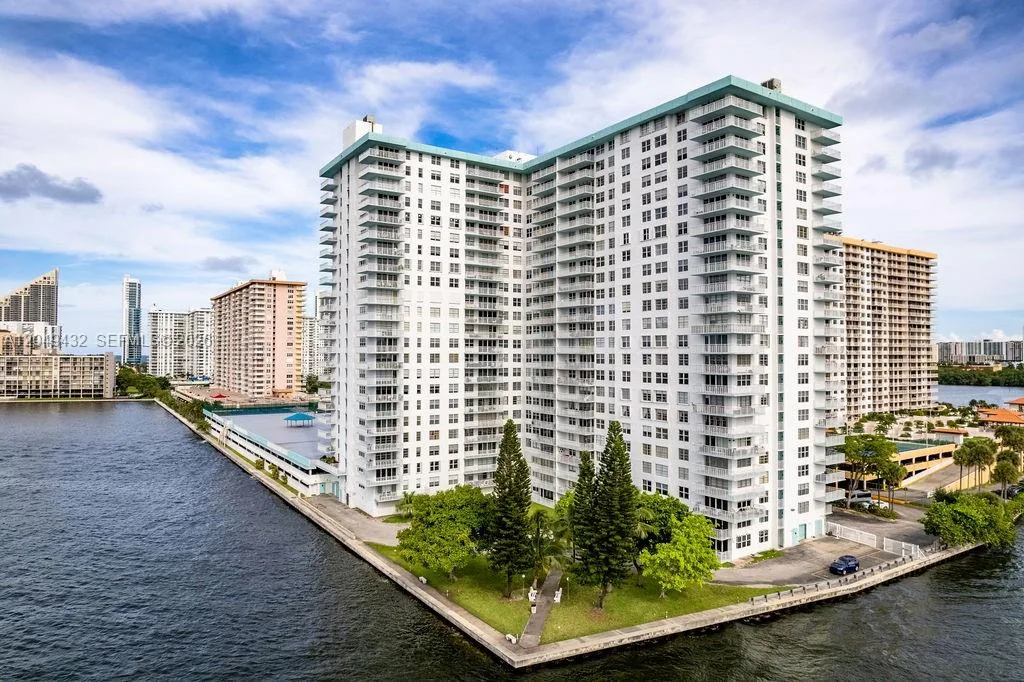 301 174th St # L05, Sunny Isles Beach, FL 33160
