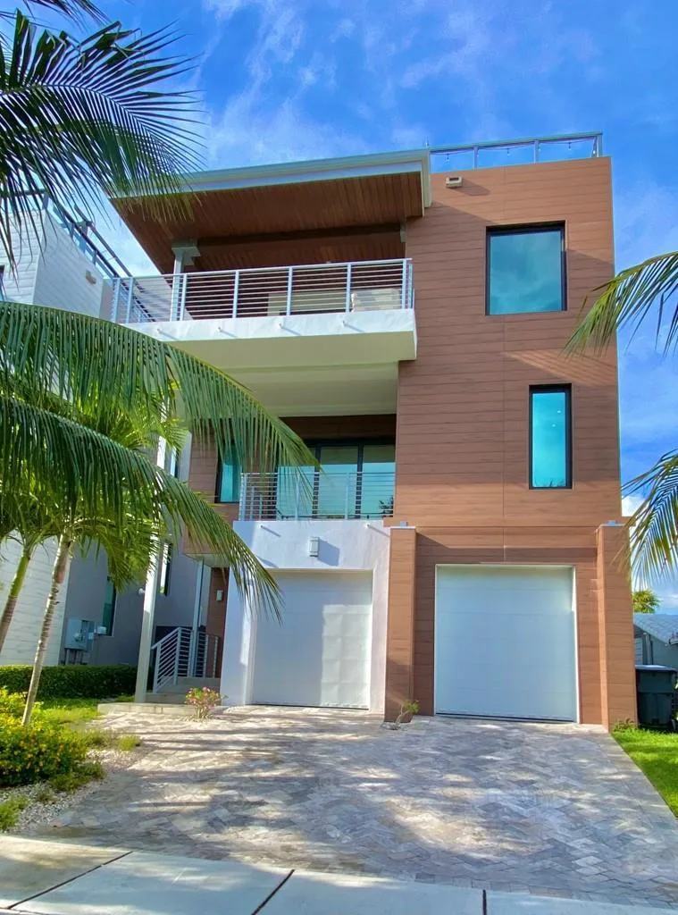 348 Balboa Street, Hollywood, FL 33019
