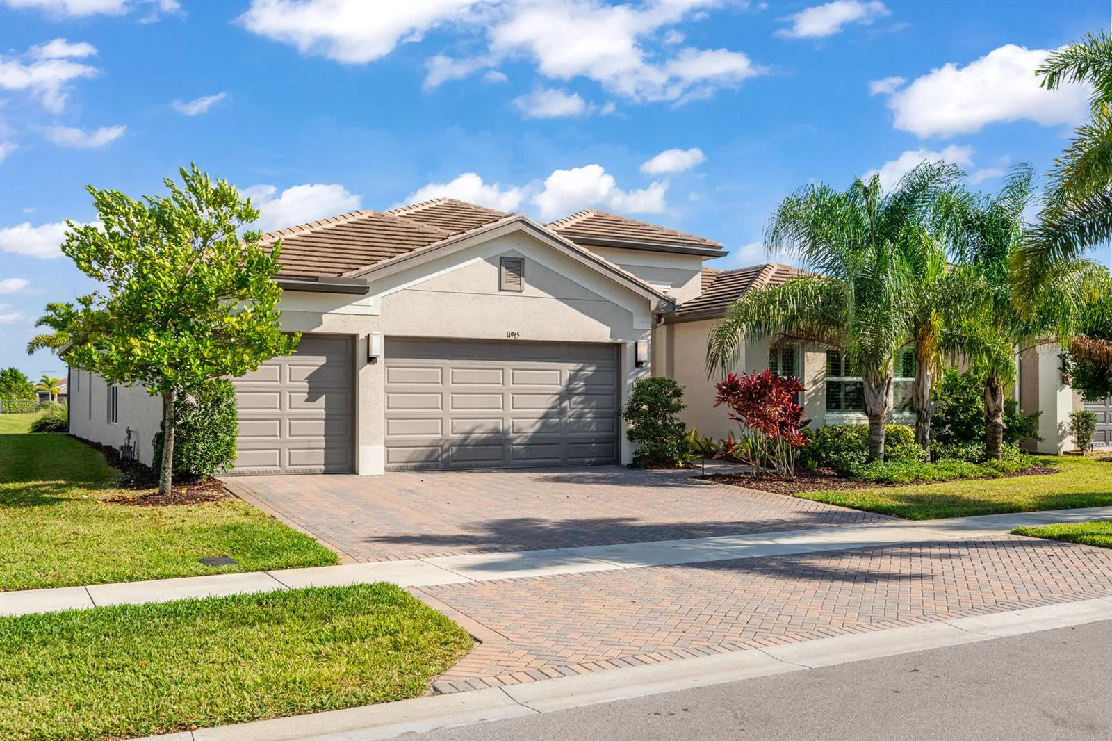11965 SW SANDY BAY Circle, Port St. Lucie, FL 34987 photo 3