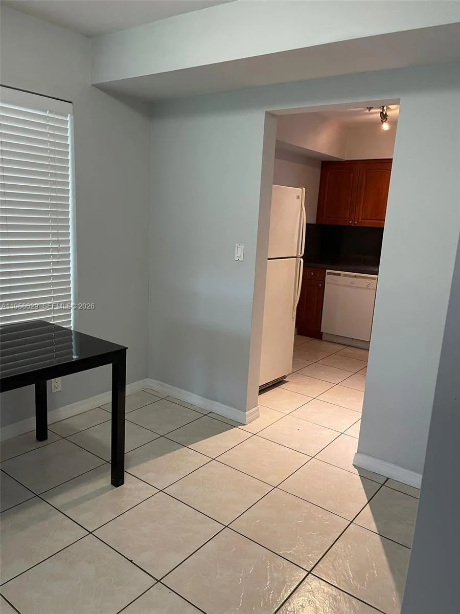 7670 SW 82nd St # H113, Miami, FL 33143 photo 2