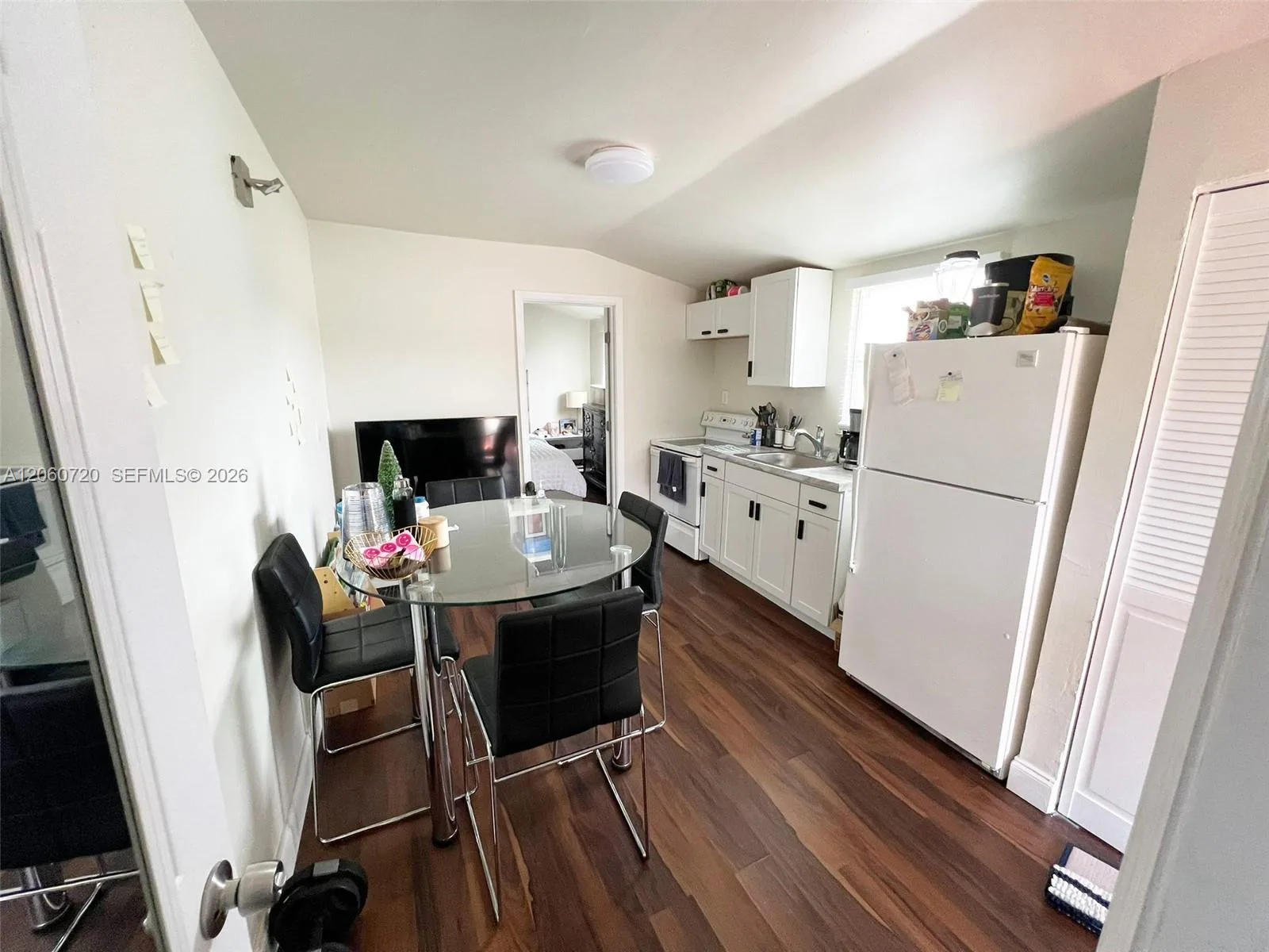 320 SW 4th Ave # B, Miami, FL 33130