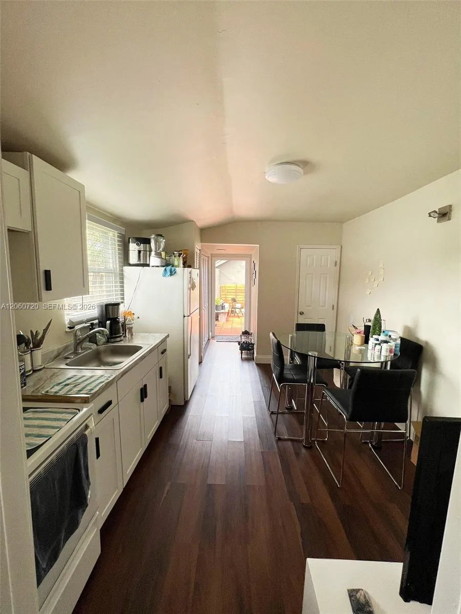 320 SW 4th Ave # B, Miami, FL 33130 photo 3