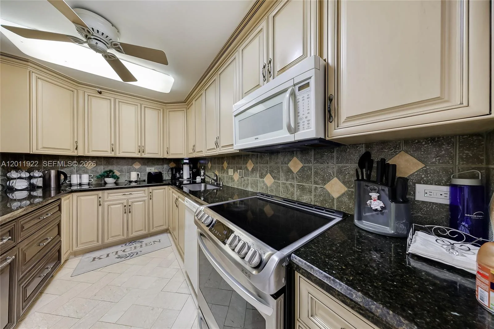 20515 E Country Club Dr # 1146, Aventura, FL 33180 photo 9