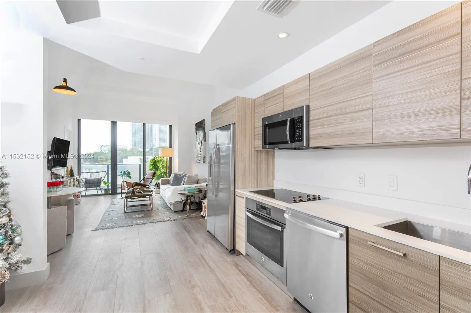 121 NE 34th St # L206, Miami, FL 33137 photo 3