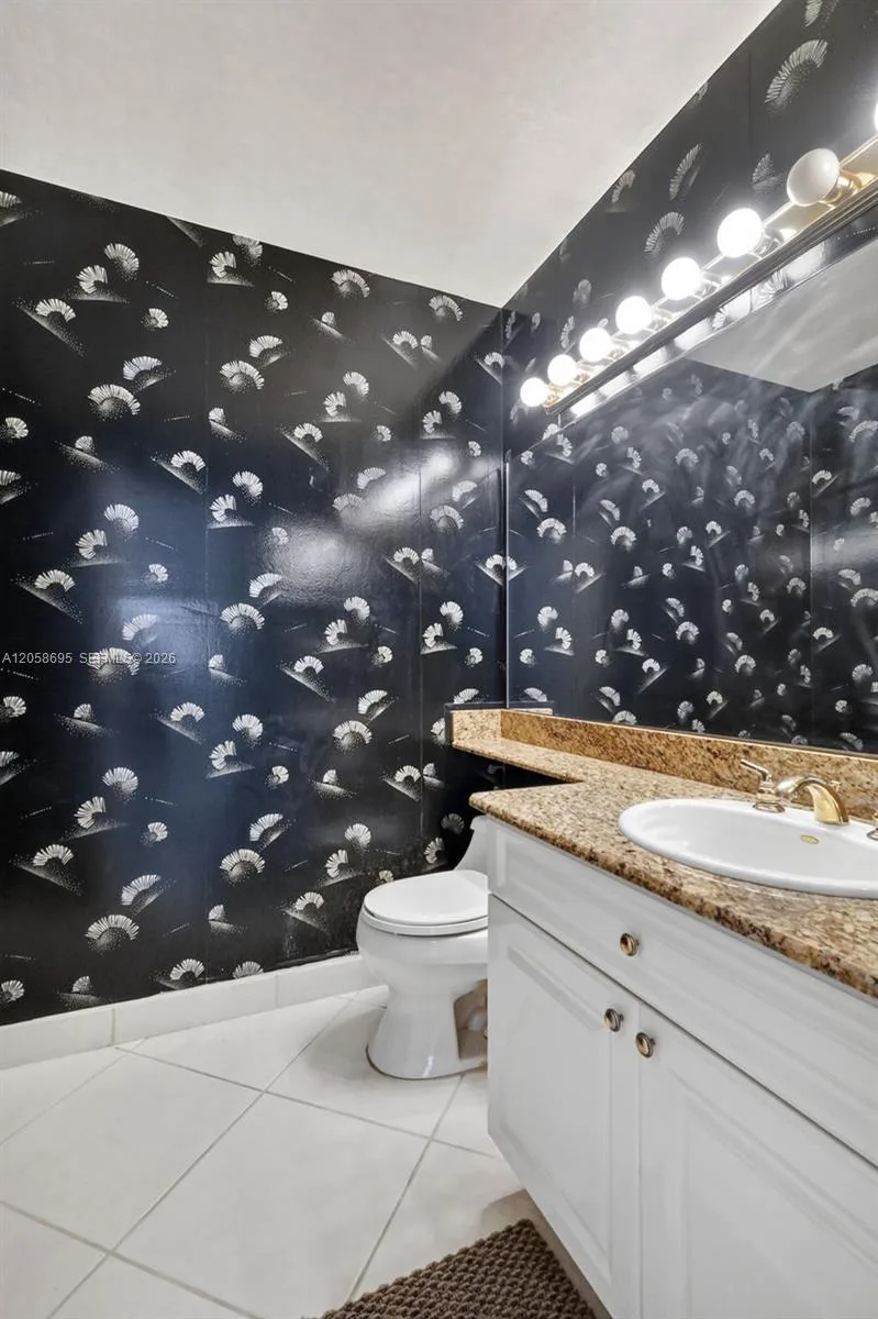 1130 NE 210th Ter, Miami, FL 33179 photo 8