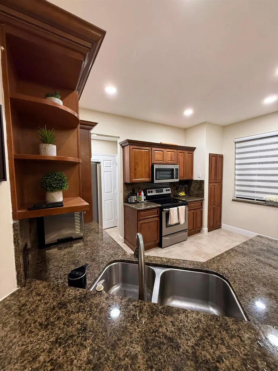 844 Falling Water Road, Weston, FL 33326 photo 10