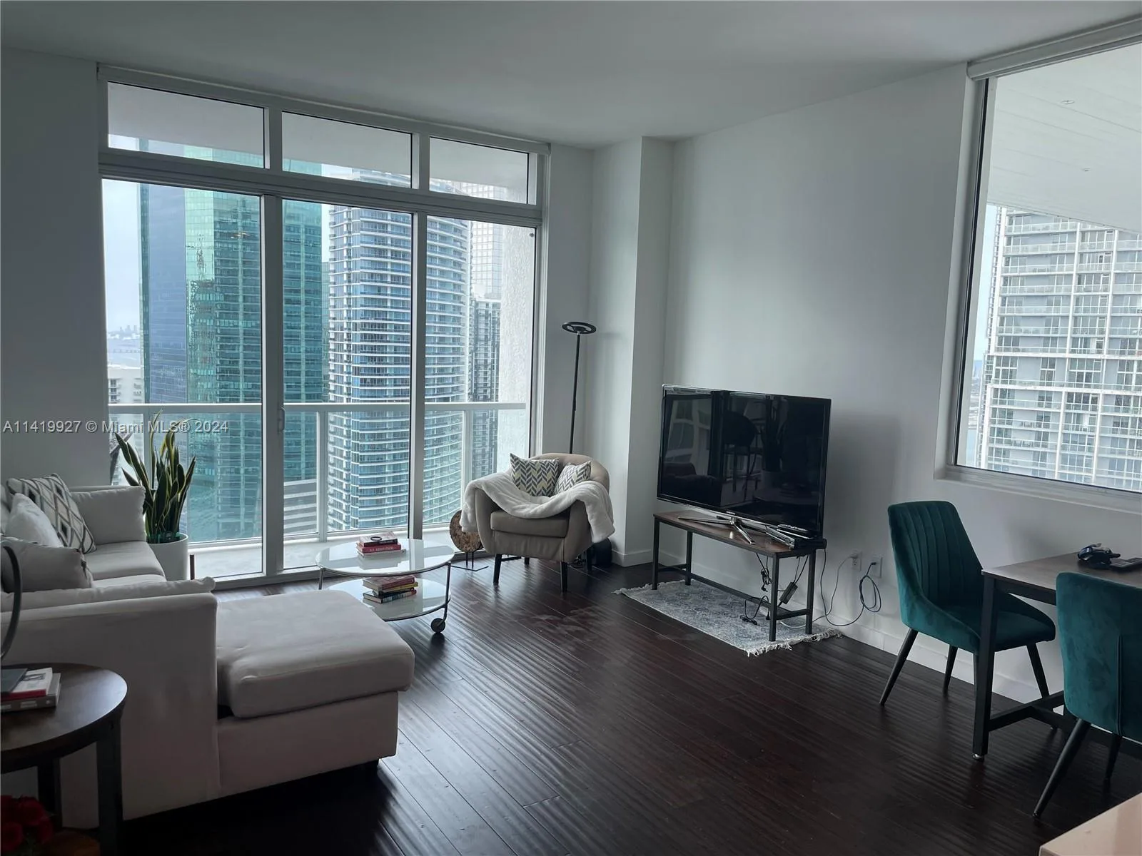 55 SE 6th St # Ph4307, Miami, FL 33131 photo 5