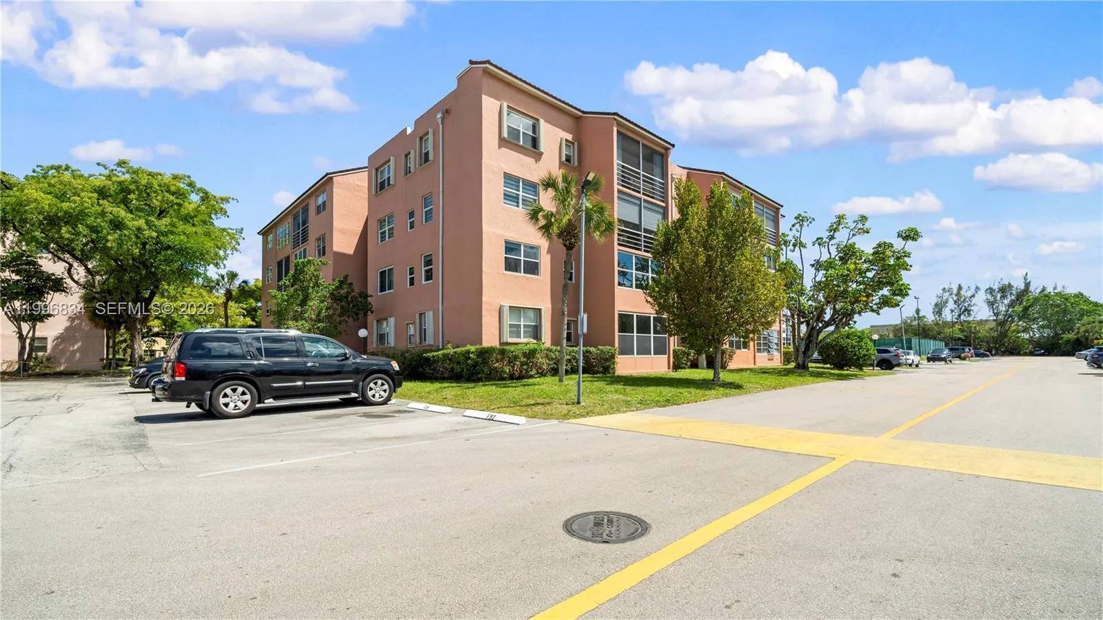 2861 Somerset Dr # 301, Lauderdale Lakes, FL 33311 photo 2
