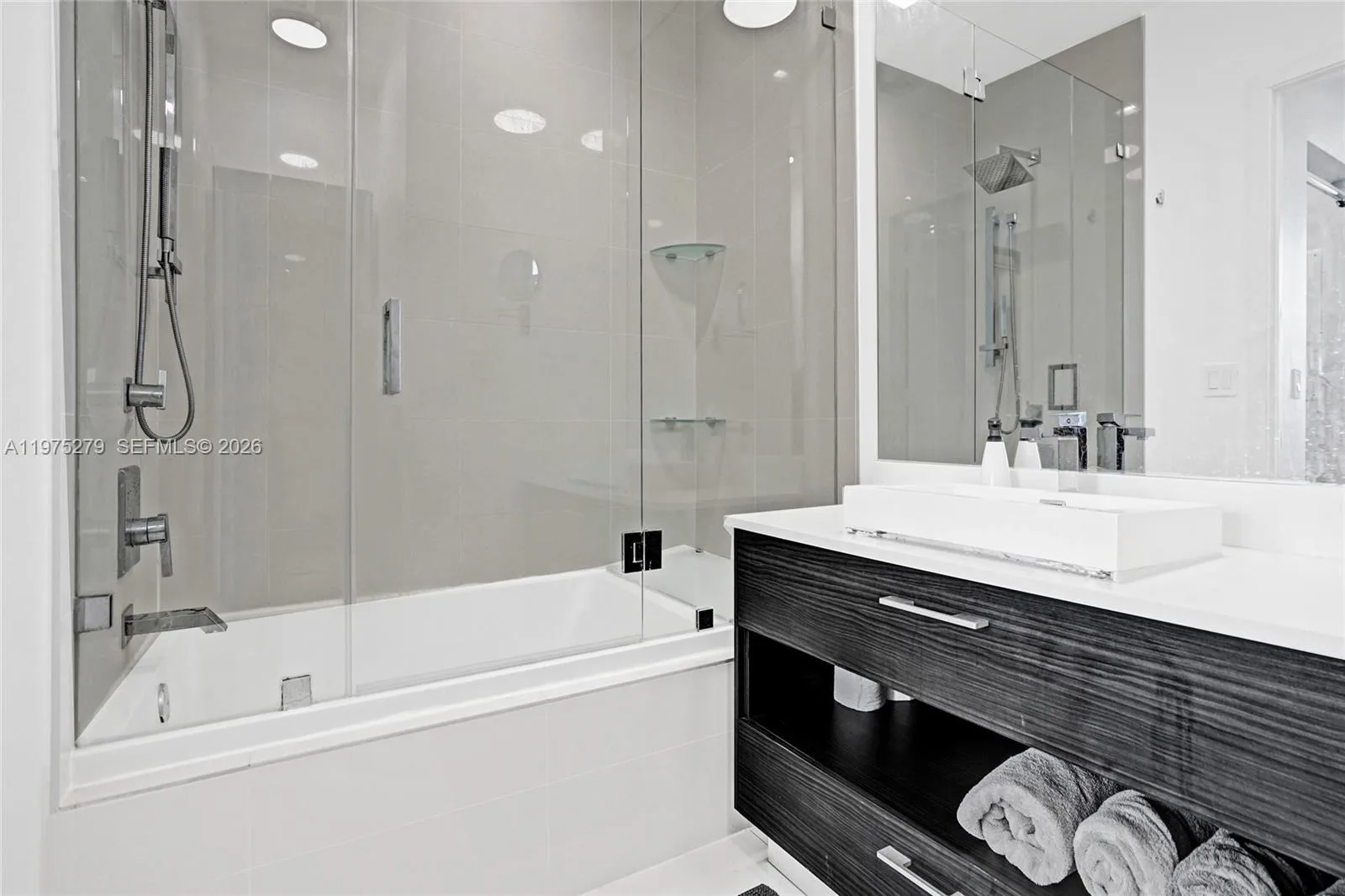 55 SW 9th St # 4104, Miami, FL 33130 photo 10