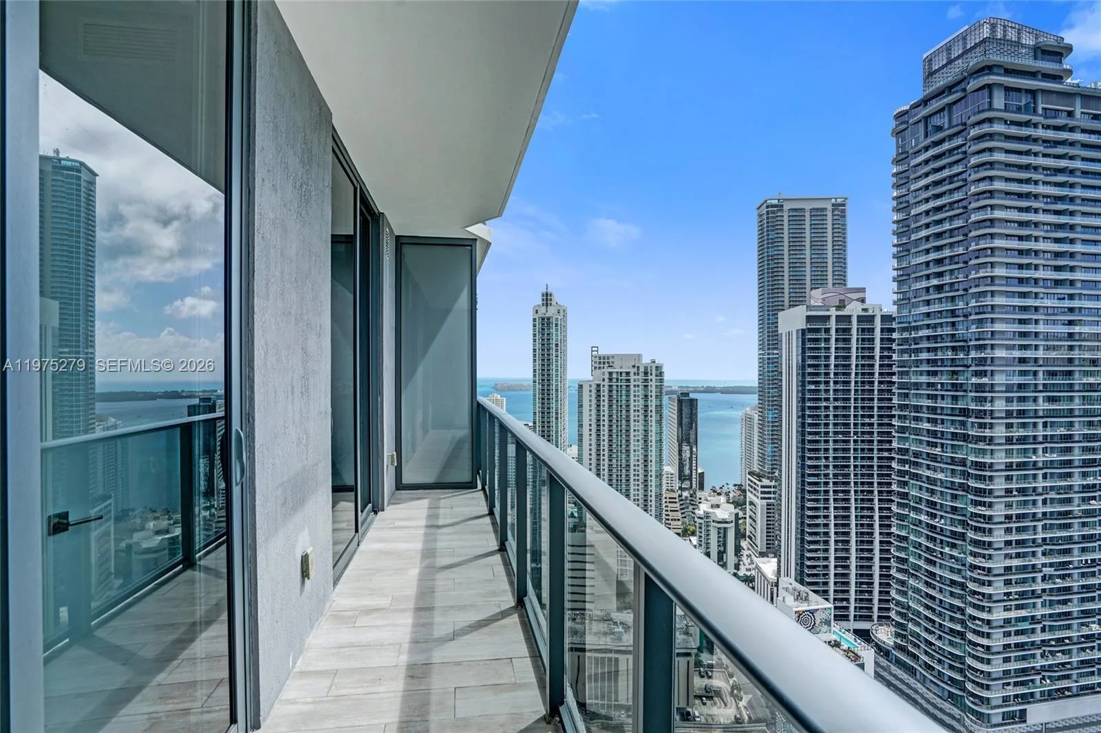 55 SW 9th St # 4104, Miami, FL 33130 photo 4