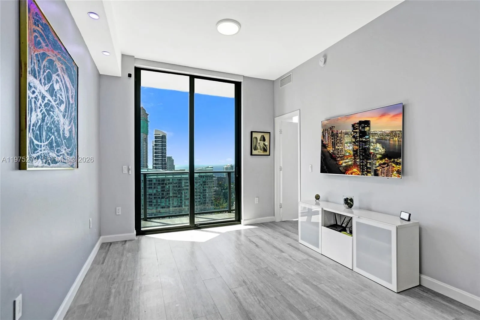 55 SW 9th St # 4104, Miami, FL 33130 photo 8