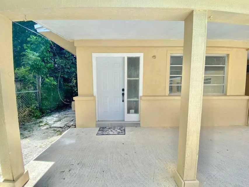 660 NE 34th Court # 3, Oakland Park, FL 33334